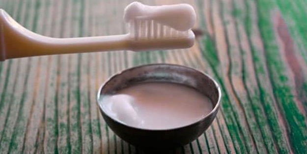 Evde diş macununuzu kendiniz yapın!