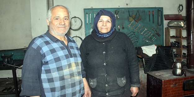 Evde eşi, dükkanda çırağı