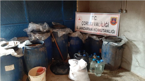 Evde kaçak içki imalatına Jandarma ‘dur” dedi 