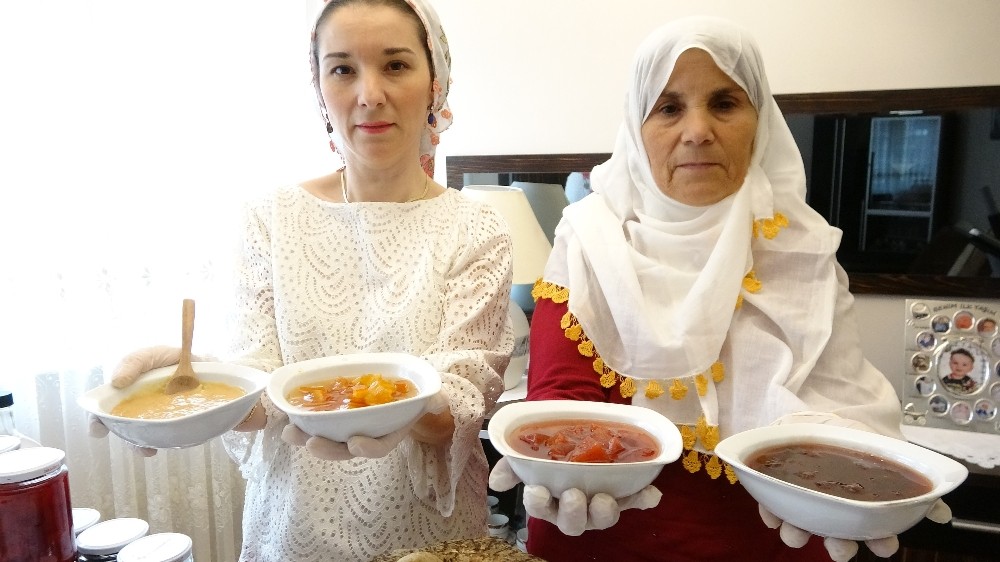Evde kalan anne-kız iş kadını oldu 