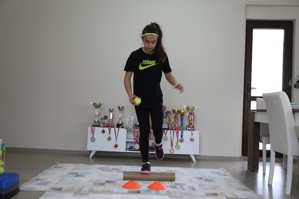 Evde kalmaları spor yapmalarına engel olamadı 