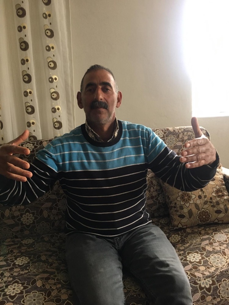Evde kendini karantinaya aldı, birde Korona türküsü yaptı 