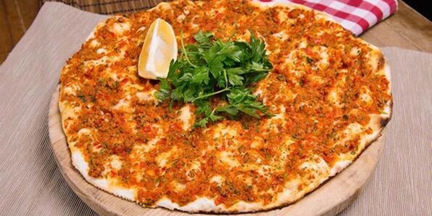 Evde lahmacun nasıl yapılır? Evde lahmacun tarifi malzemeleri