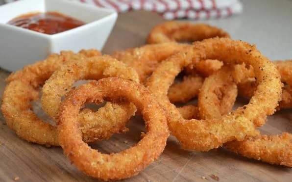 Evde soğan halkası nasıl yapılır? Tam ölçülü soğan halkası tarifi