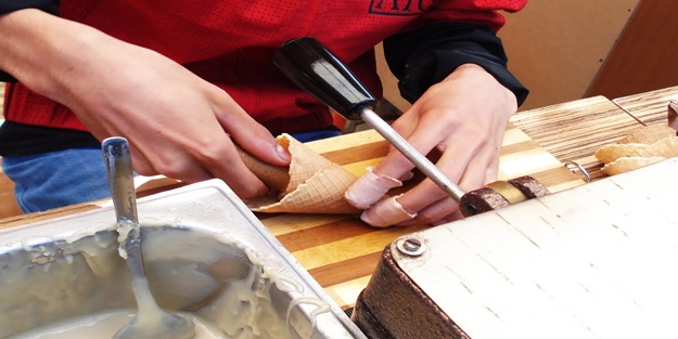 Evde sütlü dondurma nasıl yapılır?