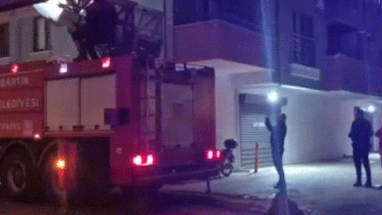 Evde uyuyakaldı, bütün mahalle ayaklandı!