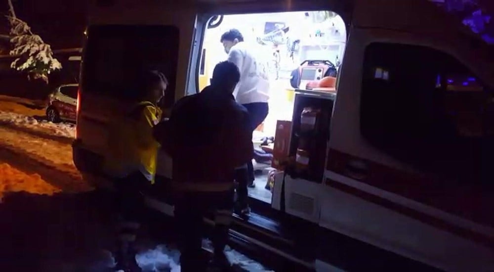 Evde üzerine dolap devrilen çocuk ağır yaralandı 