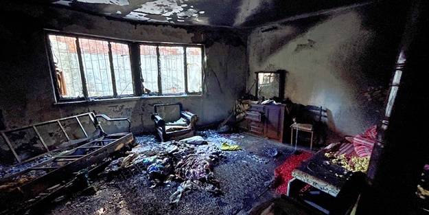 Evde yalnız bırakılan bebek yangından son anda kurtarıldı! Hayati tehlikesi var