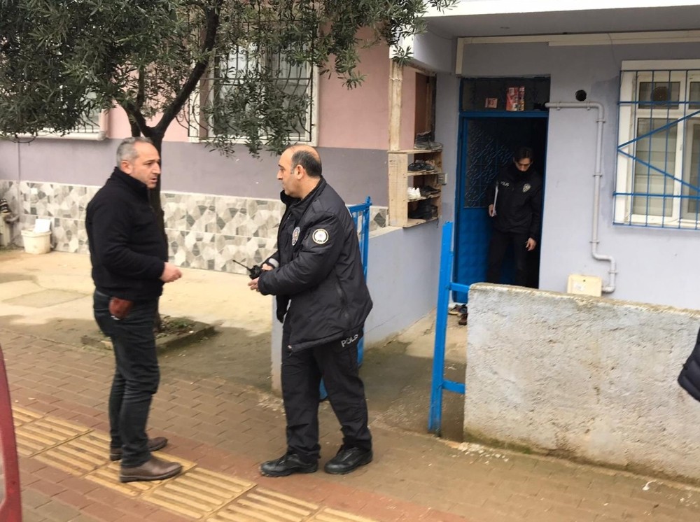 Evdeki 150 bin liralık altını çaldılar 