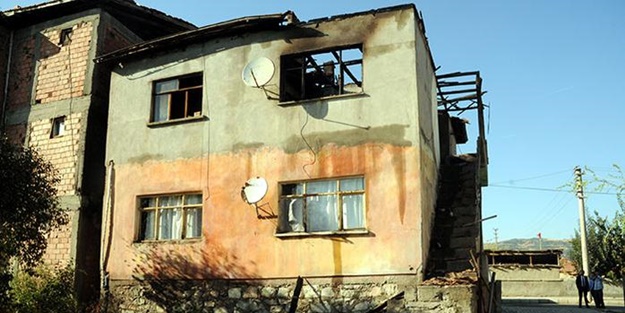 Kan donduran vahşet... Evdeki bebeğe bile acımadı