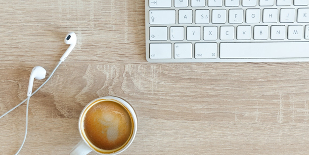 Evden çalışanlar dikkat! Uzun süreli kulaklık kullanımı işitmeye zarar verebilir