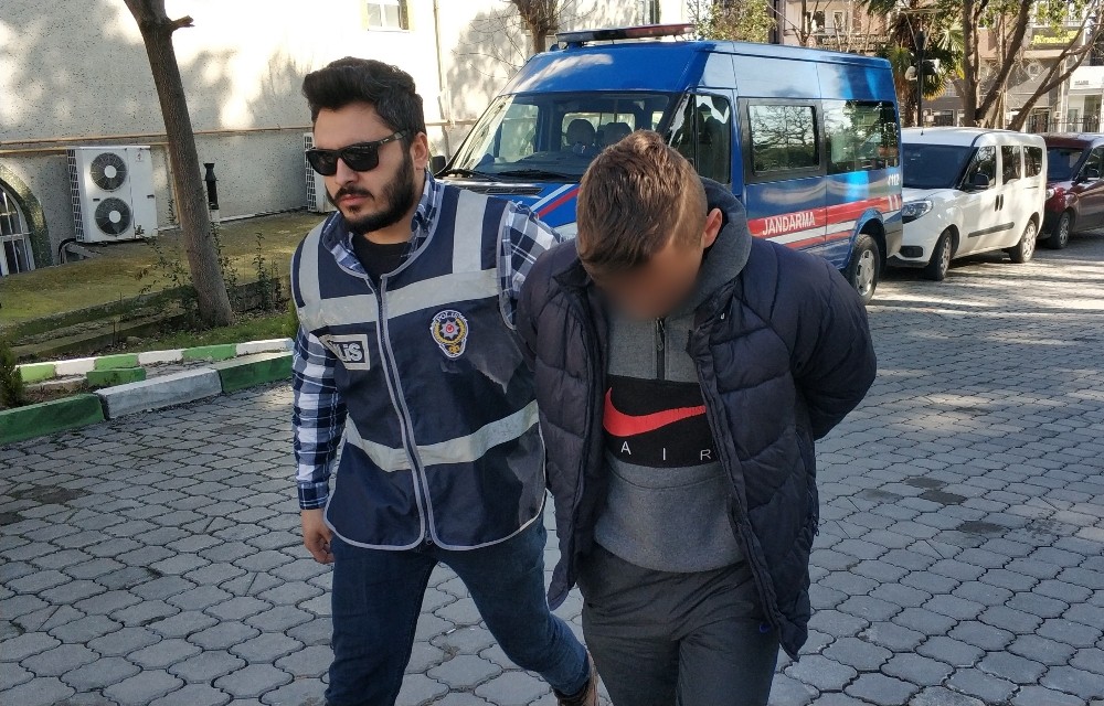 Evden hırsızlık iddiasına gözaltı 