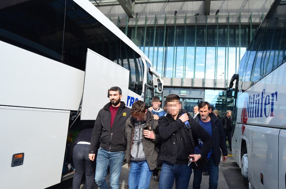 Evden kaçan üç kafadar evlerinden 140 kilometre uzakta yakalandı 