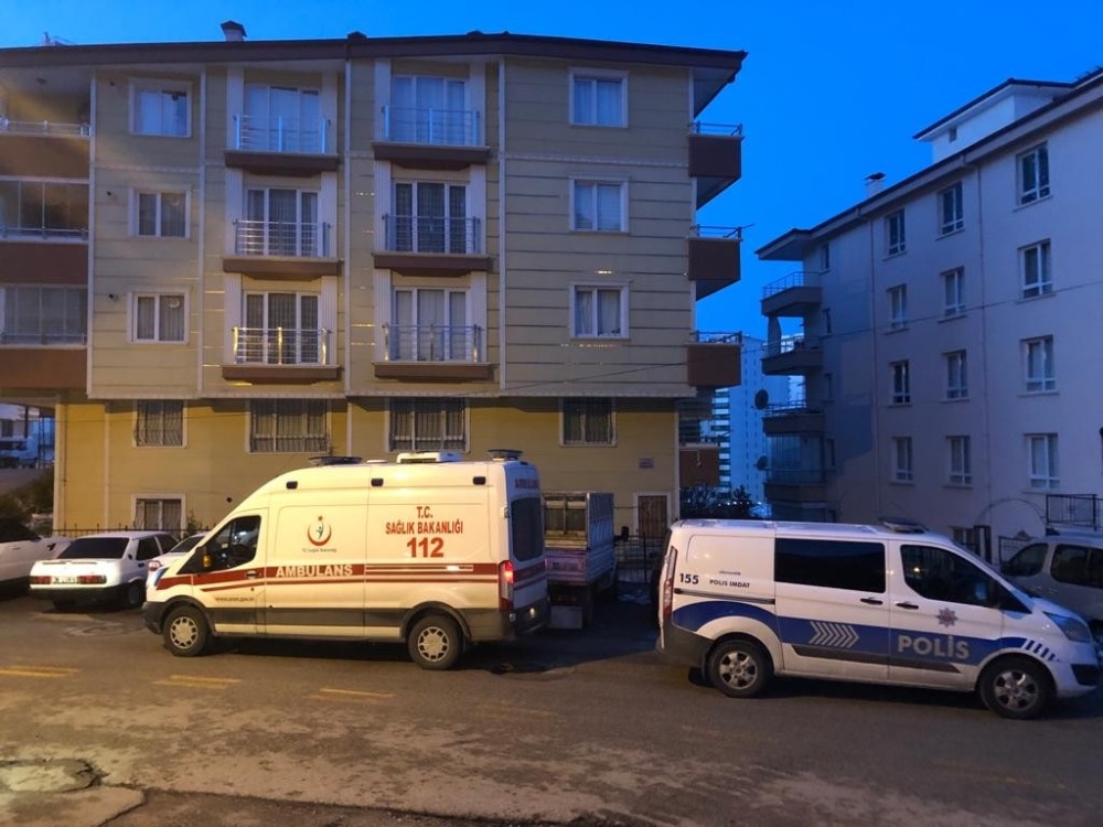 Eve alkollü gelen kocasını iple boğarak öldürdü 