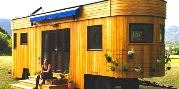 Eve binlerce TL para vermek yerine karavan yaptırdı