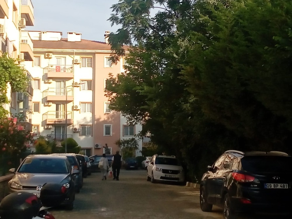 Eve çağırdığı hayat kadınları tarafından soyuldu 