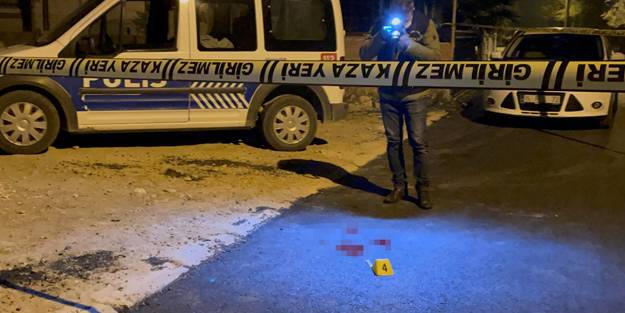 Eve giren hırsız ev sahibi doktoru silahla yaraladı