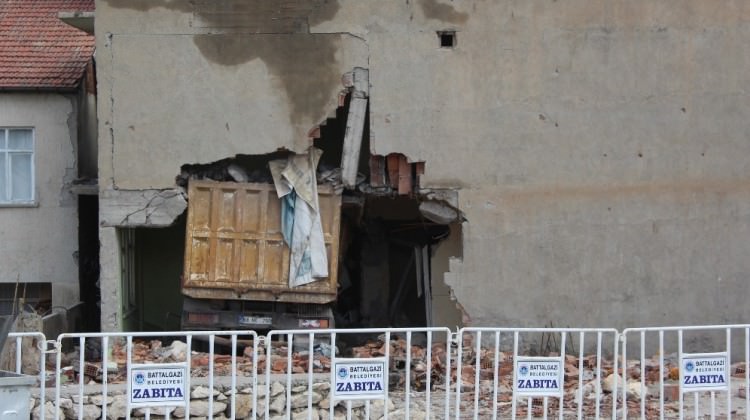 Malatya’da eve giren kamyon 7 aydır çıkarılamadı