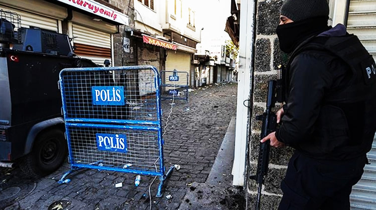 Eve gizlenen PKK'lılarla çatışma çıktı!