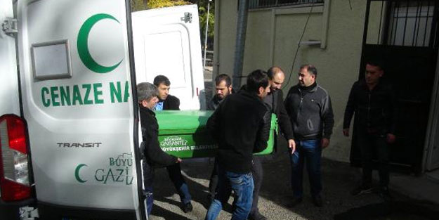 Evinde aşırı dozda uyuşturucudan öldü