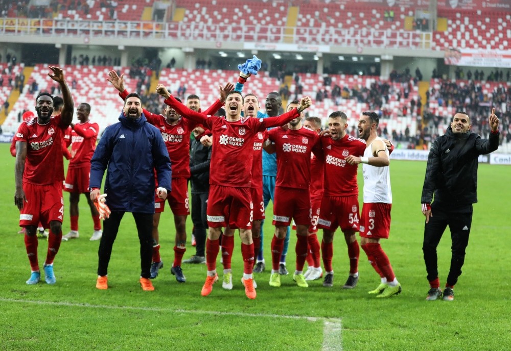Evinde en başarılı takım Sivasspor 
