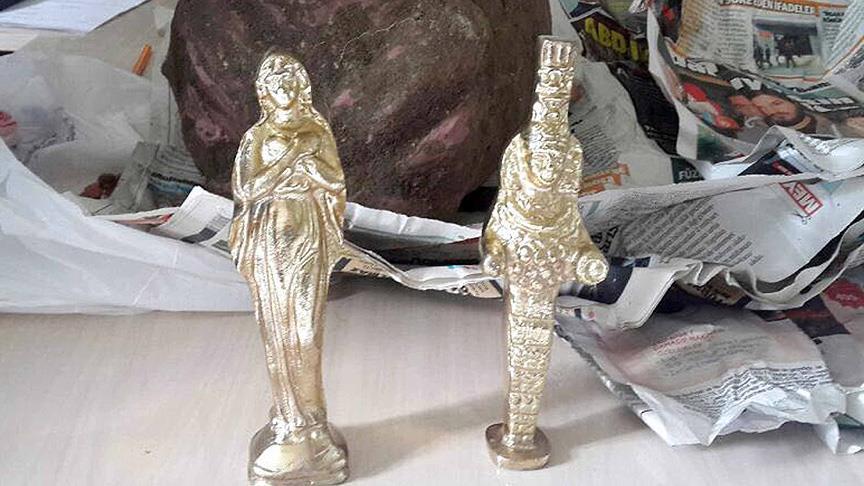 'Evinde hazine var' diyerek 120 bin lirasını dolandırdılar