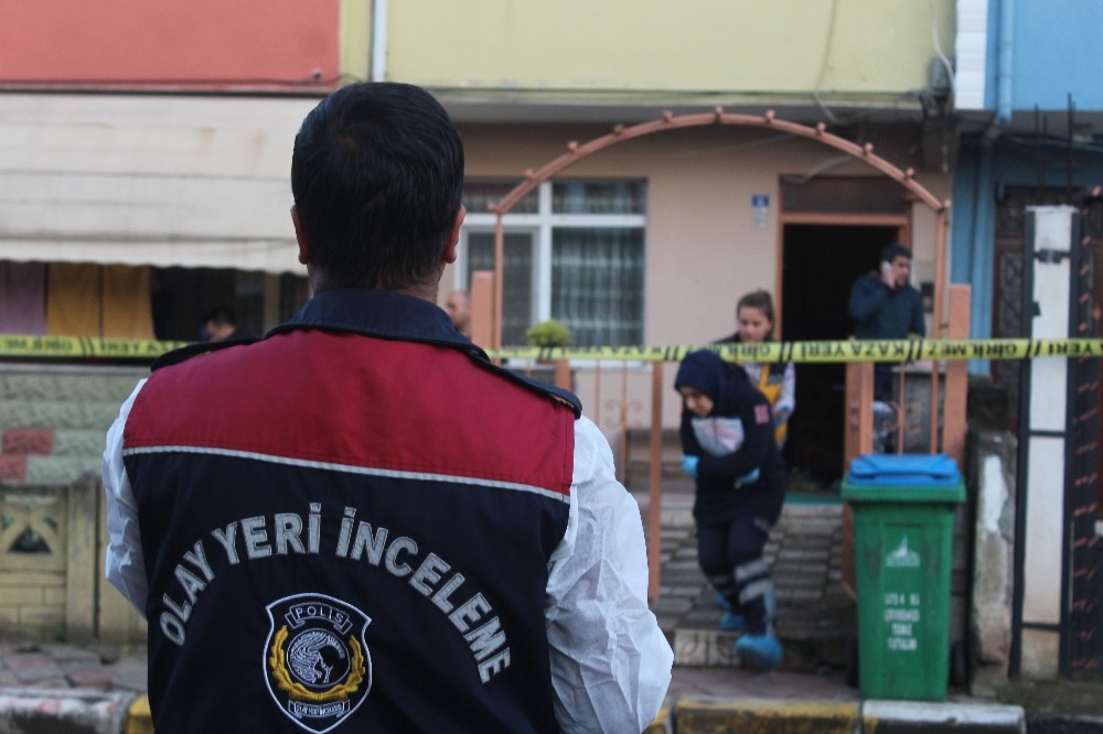Evinde ölü bulunan yaşlı kadının cinayete kurban gittiği ortaya çıktı 