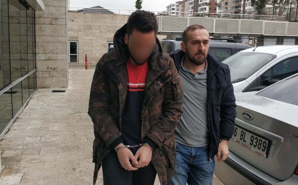 Evinde satışa hazır uyuşturucuyla yakalandı 