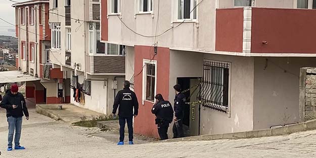 Evinde silahla başından vurulmuş halde bulundu