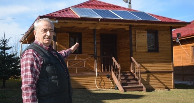 Evine kurduğu sistemle 15 yıldır elektriğe para vermiyor