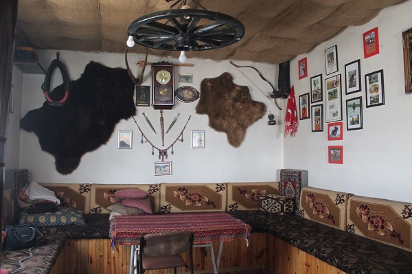 Evini adeta müzeye dönüştürdü!