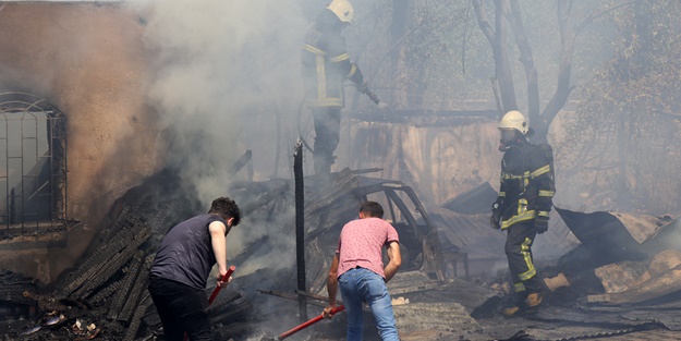 Evini ateşe verdi, gözaltına alındı