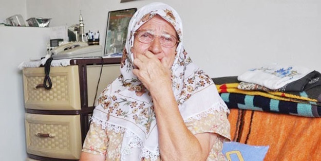 Evini işgal eden aileye tazminat ödüyor