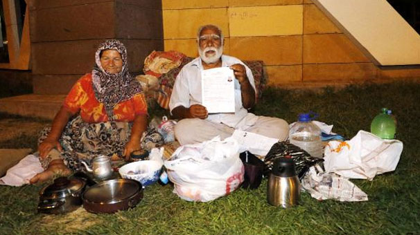 Evini satan yaşlı çifti gelinleri dolandırdı