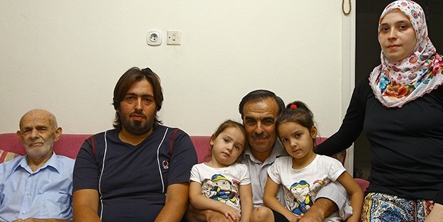 Evini Suriyeli sığınmacılara açtı