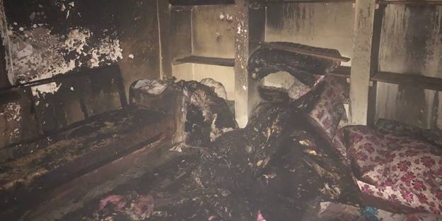 Evini yakan oğlundan kaçarak komşusuna sığınan kadın yaşamını yitirdi