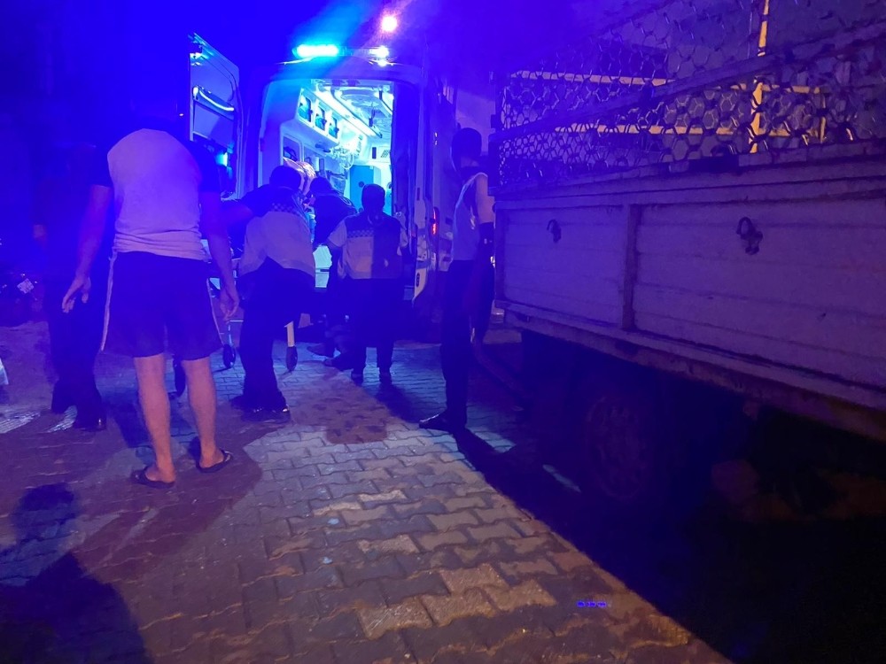 Evinin önünde bıçaklanan şahıs hayatını kaybetti 
