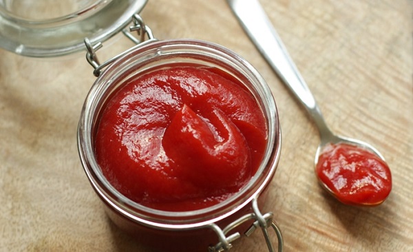 Evinizde mis kokulu katkı maddelerinden uzak ketçap hazırlamaya ne dersiniz?