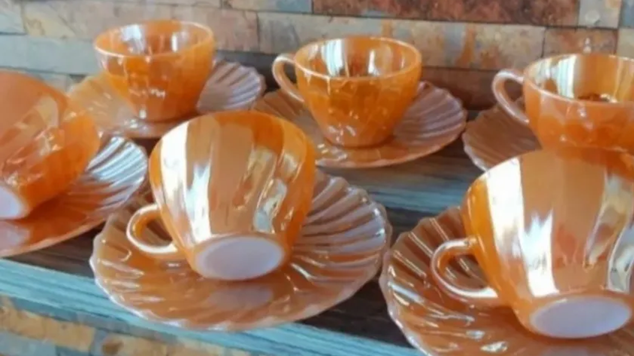 Evinizin vitrininde servet duruyor! Bu fincanların fiyatı dudak uçuklattı...