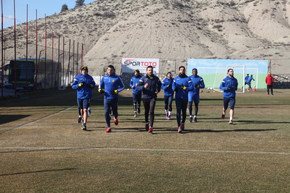 Evkur Yeni Malatyaspor, Başakşehir’e bileniyor 
