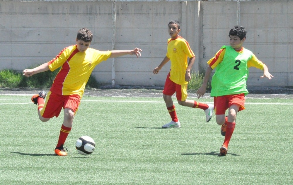 Evkur Yeni Malatyaspor geleceğin yıldızlarını arıyor 