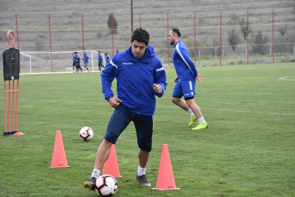 Evkur Yeni Malatyaspor’da Ertaç Özbir ve Murat Akça affedildi 