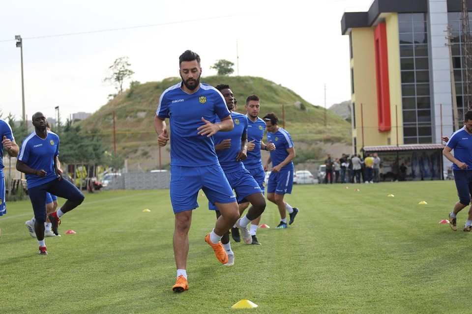 Evkur Yeni Malatyaspor’da kadroda mecburi revizyon 