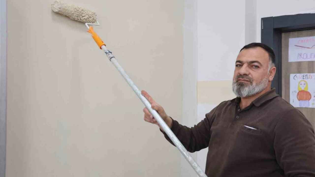 Evlat acısını hayra dönüştürdü! Şehit babası oğlunun ismini taşıyan okulu baştan aşağı yeniliyor!