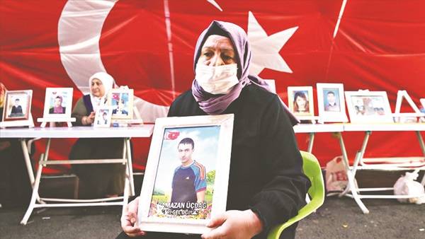 Evlat hasretiyle geçti bir yıl daha!