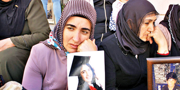 Evlat nöbeti 308. gününde! İki cihanda da iki elimiz yakalarında