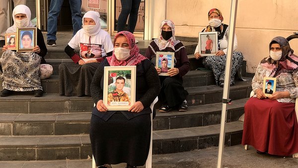 Evlat nöbeti 470. gününe girdi! Bir gün ararsın diye baban numarayı değiştirmedi