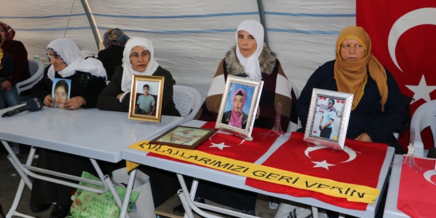 'Evlat Nöbeti' giderek büyüyor! Yeni aileler katıldı