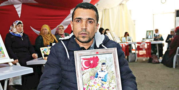 Evlat nöbeti tutan baba, HDP/PKK’lı teröristlerin hedefi oldu