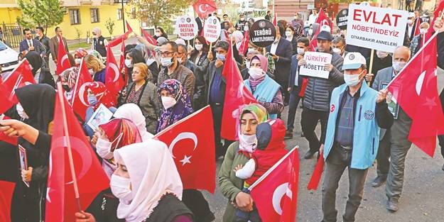 Evlat nöbetimize destek olan herkesten Allah razı olsun